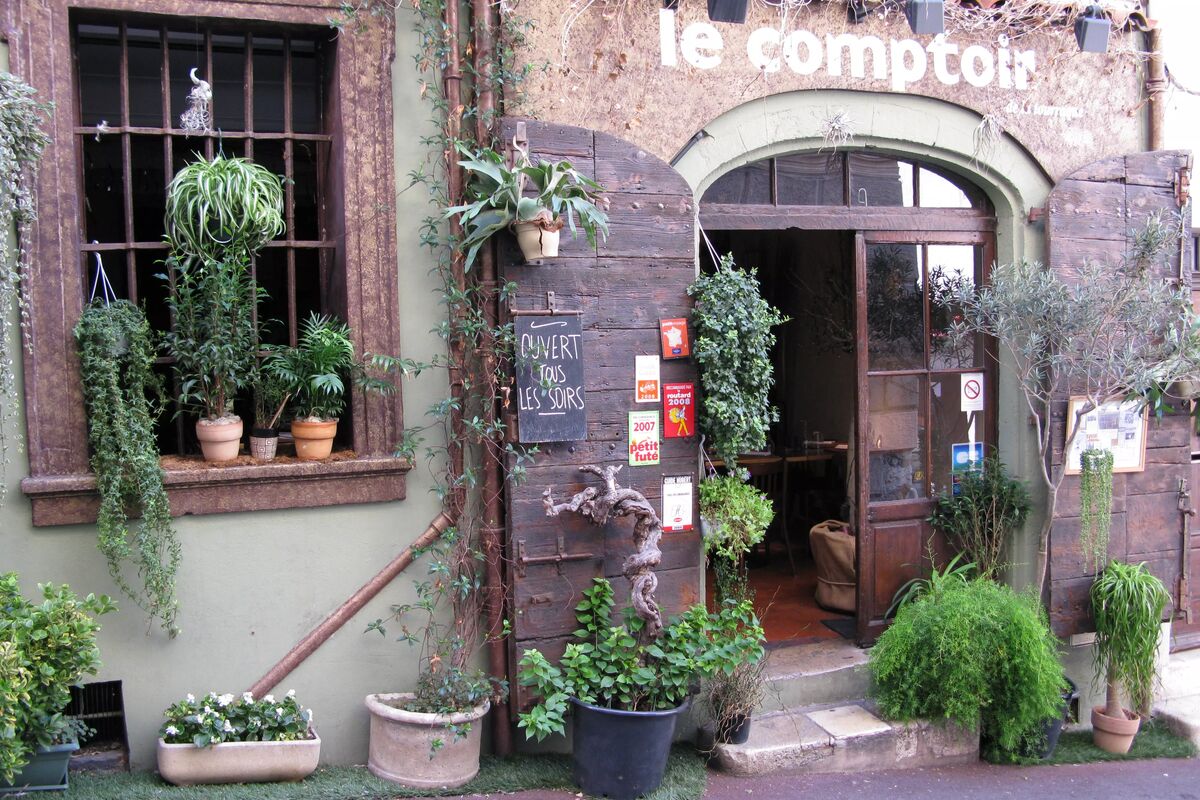 Liten krog vid Rue de la Tourraque