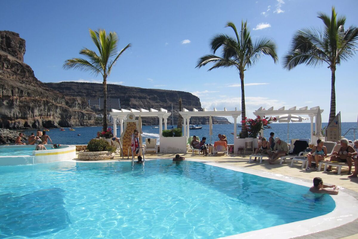 Utsikt från vår pool