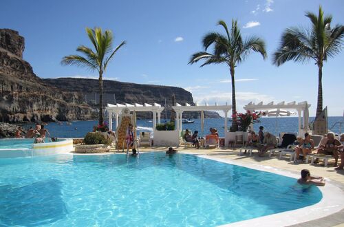 Utsikt från vår pool