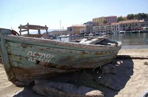 Gisten båt i Chania