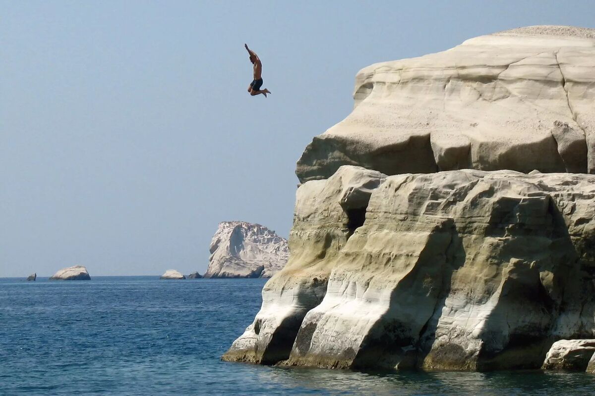 Galen grek som hoppar vid Sarakiniko, Milos